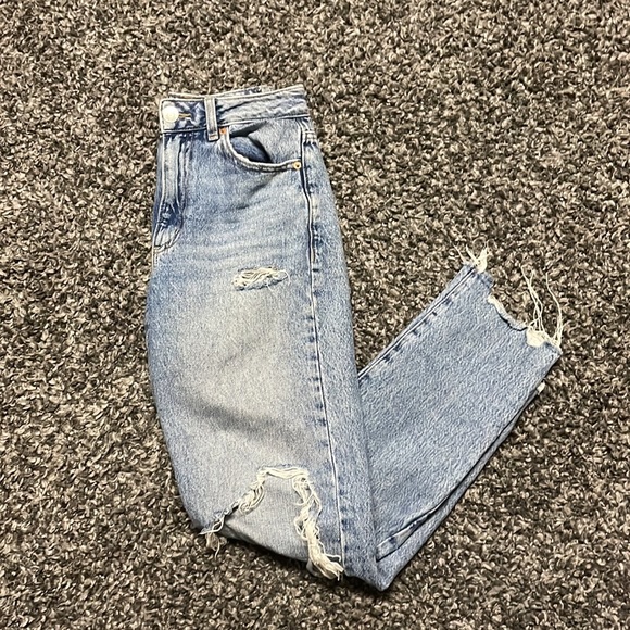 Blue Jeans - Picture 2 of 2